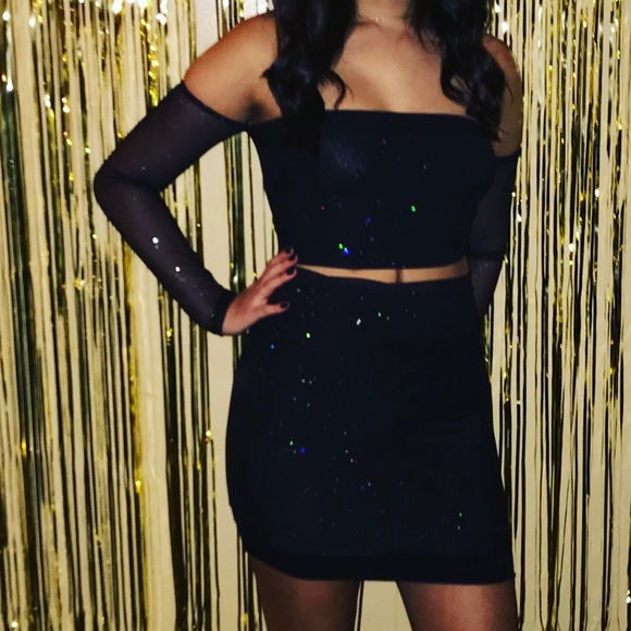 Dresses & Skirts - Two piece sparkly dress